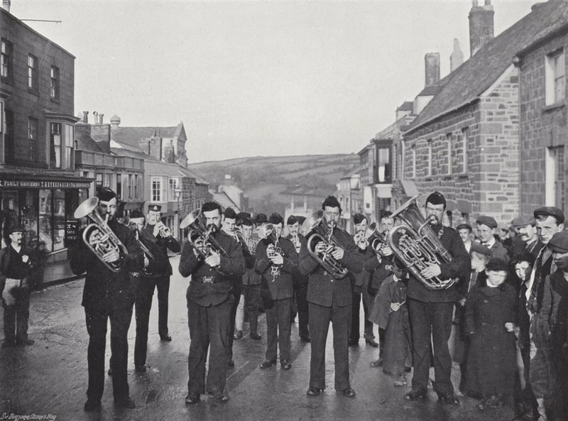 Helston Flora Day, der spiller Furry Dance af J. Benjamin Stone