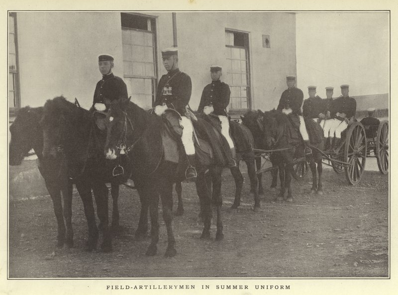Feltartillerister i sommeruniform af Japanese Photographer