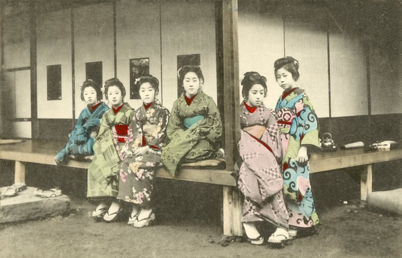 Gruppe af japanske kvinder, sandsynligvis geisha af Japanese Photographer