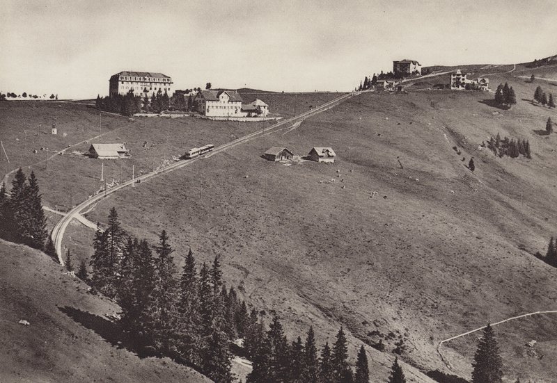 Hotel Rigi Staffel, elektrisk Arth Rigi Bahn (s/h-billede) af Jean Gaberell