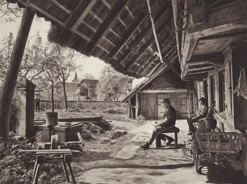 Schweiz: Bernese Farm-House, under penthouse taget (s/h foto) af Jean Gaberell