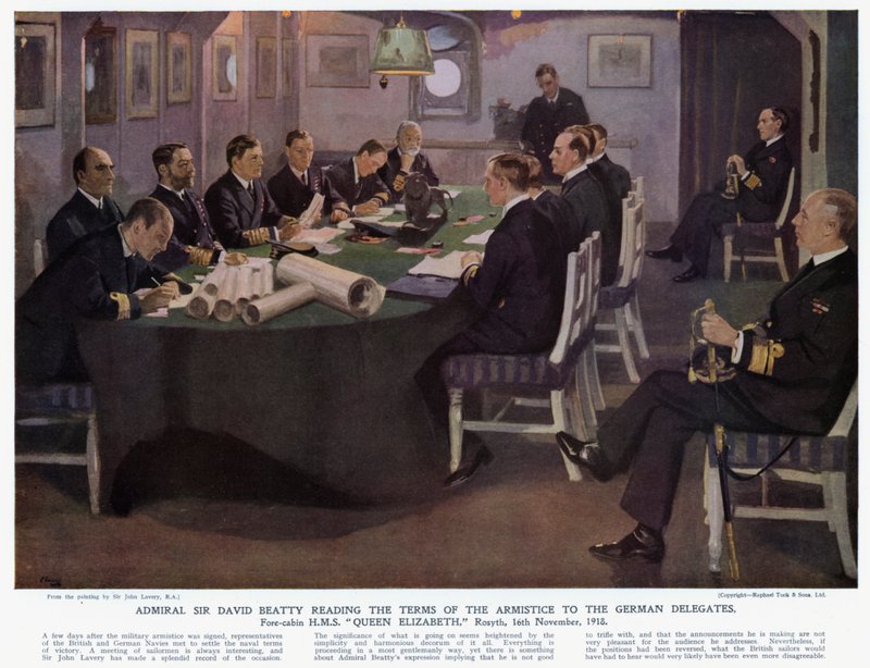 Admiral Sir David Beatty læser vilkårene for våbenhvilen for de tyske delegerede, forkabinen HMS Dronning Elizabeth, Rosyth af John (after) Lavery