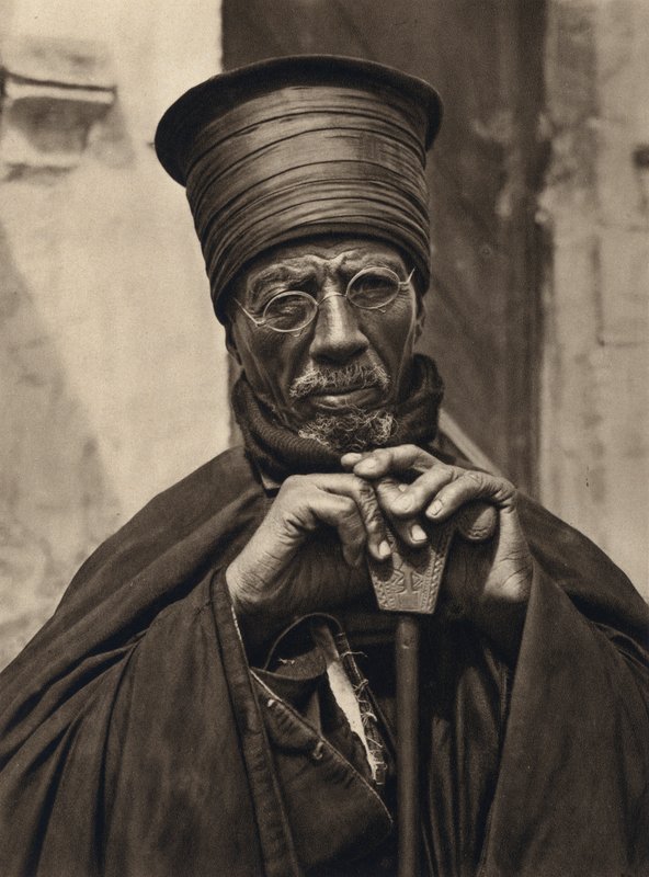 Jerusalem, abessiniske præster (s/h foto) af Karl Grober