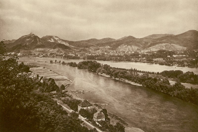 Siebengebirge ved Rhinen; Siebengebirge ved Rhinen (s/h foto) af Kurt Hielscher