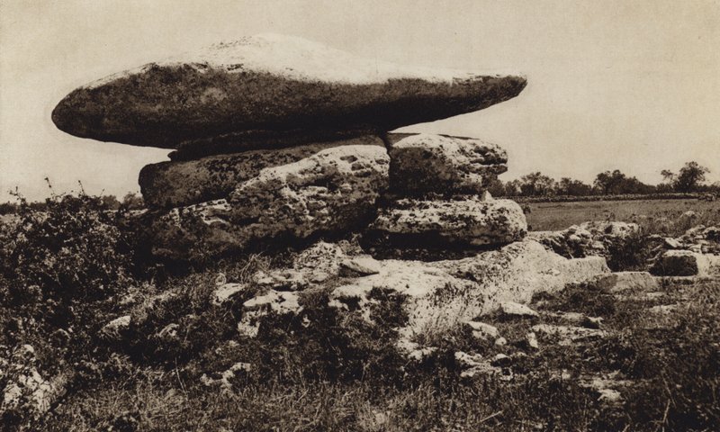 Italien: Minervino di Lecce, Dolmen (s/h foto) af Kurt Hielscher