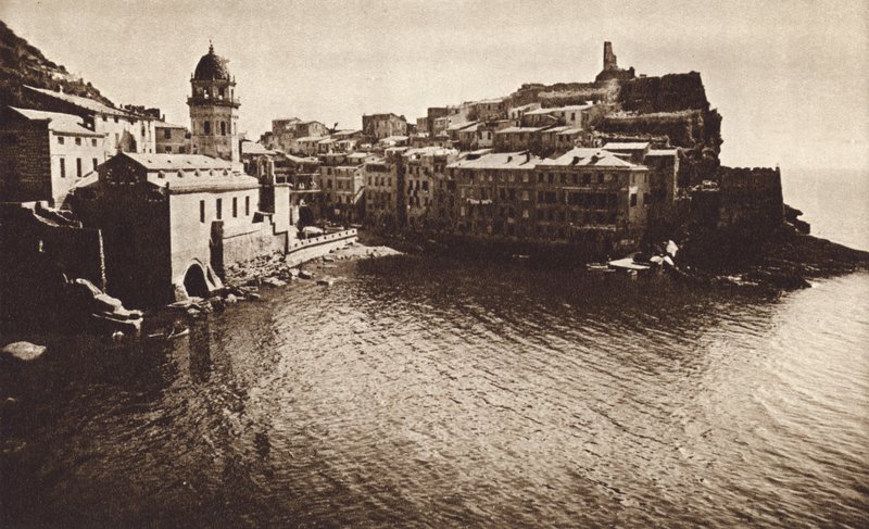 Italien: Vernazza, Riviera (s/h foto) af Kurt Hielscher