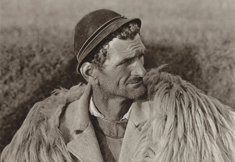Rumænien: Hyrde af Santa Maria (s/h foto) af Kurt Hielscher
