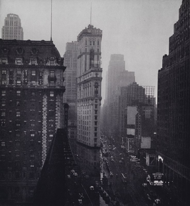 Manhattan: Regn over Times Square (s/h-billede) af Mario Bucovich