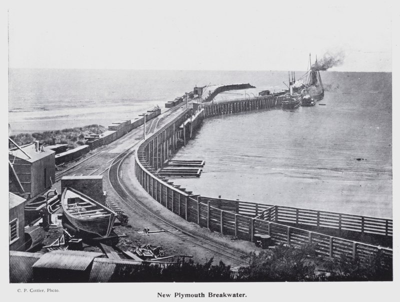 New Plymouth, New Zealand: New Plymouth Breakwater (s/h foto) af New Zealand Photographer