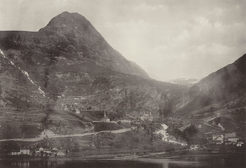Merok, Geiranger (s/h foto) af Norwegian Photographer