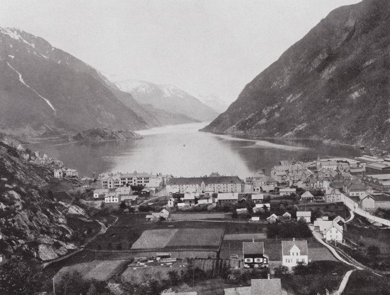 Odda (s/h-foto) af Norwegian Photographer