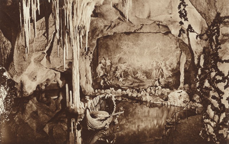 Den blå grotte, nær det bayerske kongekastle Linderhof af Otto Ballerstedt