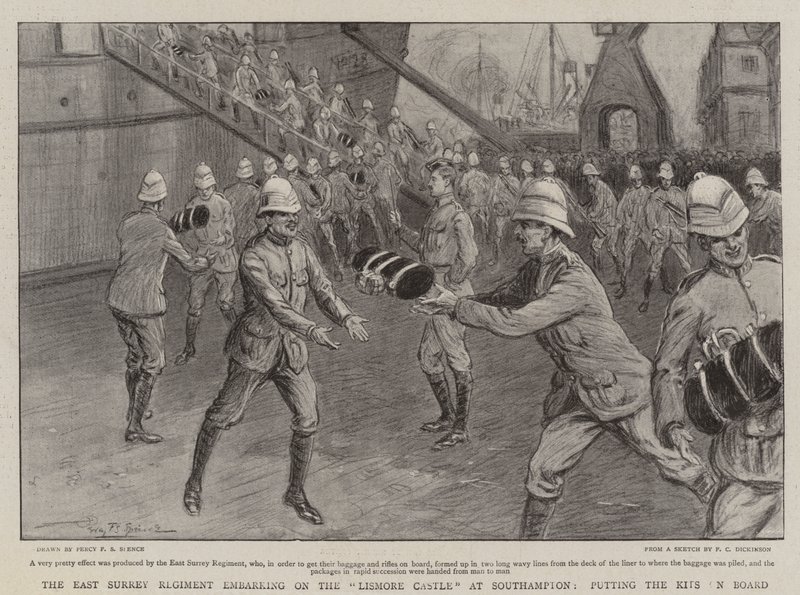 East Surrey Regimentet går om bord på Lismore Castle i Southampton, og sætter kits om bord af Percy F.S. Spence