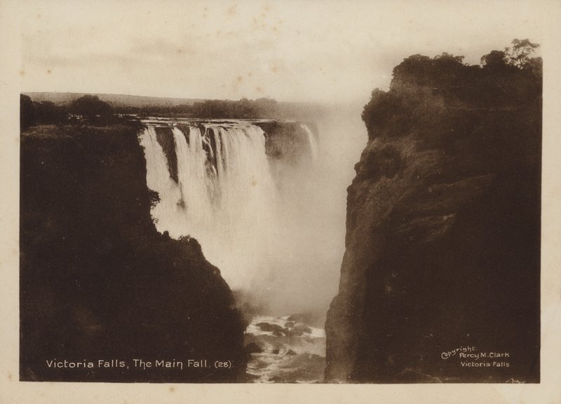 Victoria Falls, The Main Fall (s/h foto) af Percy M. Clark