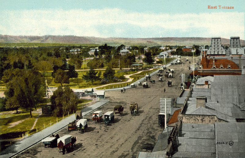 Adelaide: East Terrace (farvefoto) af Photographer Australian