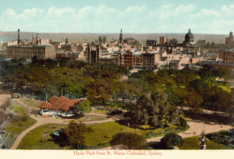 Hyde Park fra St Marys Cathedral, Sydney (farvet foto) af Photographer Australian