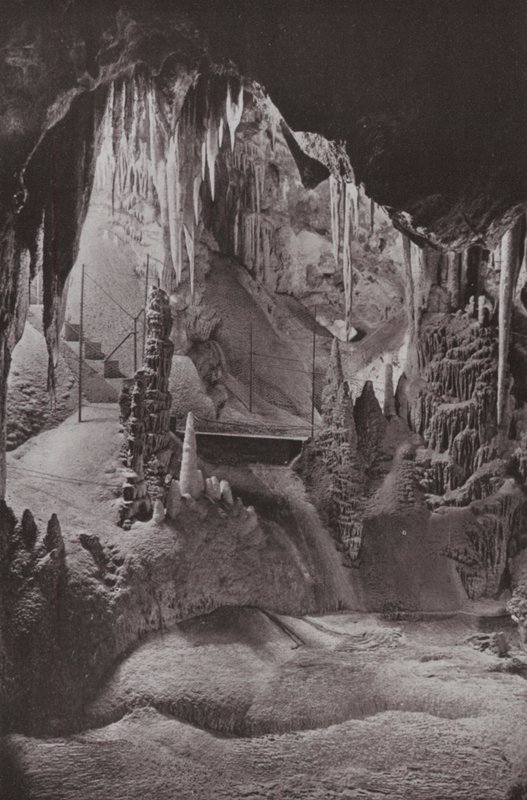 Scene i de berømte Jenolan Caves, New South Wales (s/h foto) af Photographer Australian