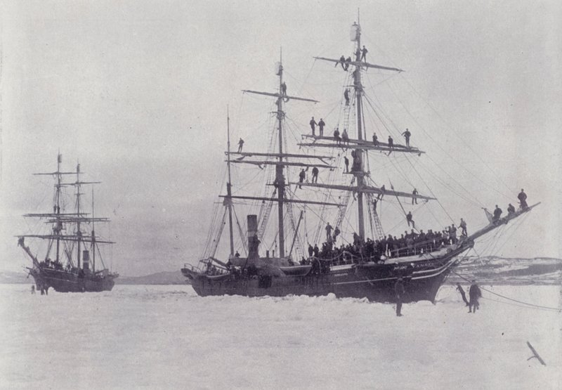 Canada: Sealing Steamers in the Ice (s/h-billede) af Photographer Canadian