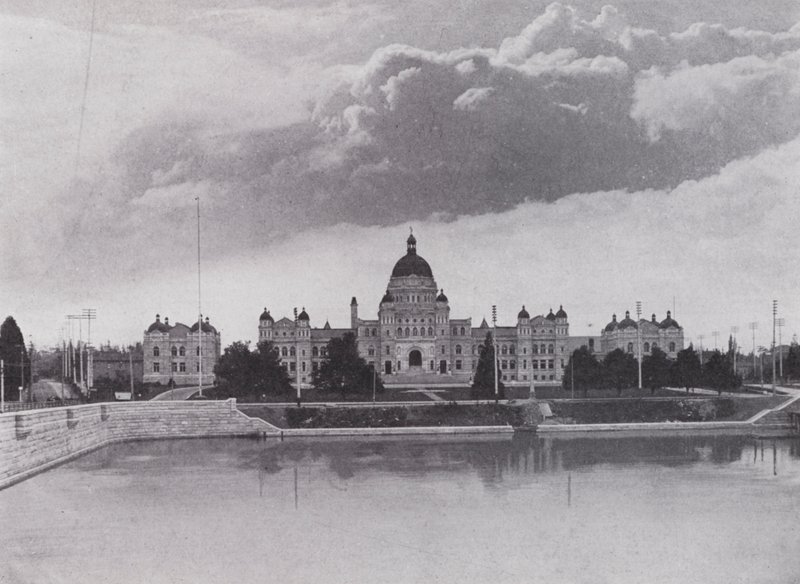 Parliament Buildings, Victoria, British Columbia (s/h-billede) af Photographer Canadian