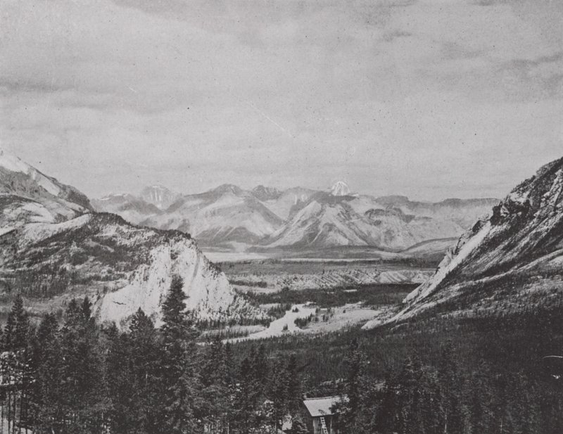 Bow Valley, i den canadiske nationalpark; Canadian Pacific Railway (s/h foto) af Photographer Canadian