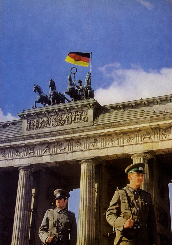 Berlin, hovedstaden i Den Tyske Demokratiske Republik (farvefoto) af Photographer German