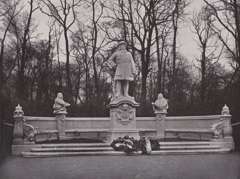 Monument i Siegesallee, Friedrich Wilhelm, Den store kurfyrst (s/h foto) af Photographer German