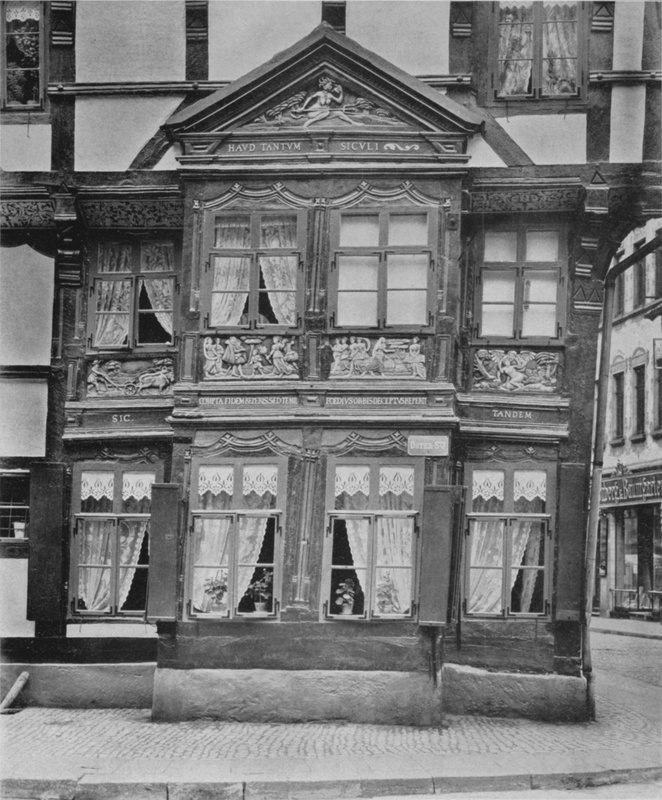 Karnap ved Borchers hus i Der Osterstrasse (s/h foto) af Photographer German