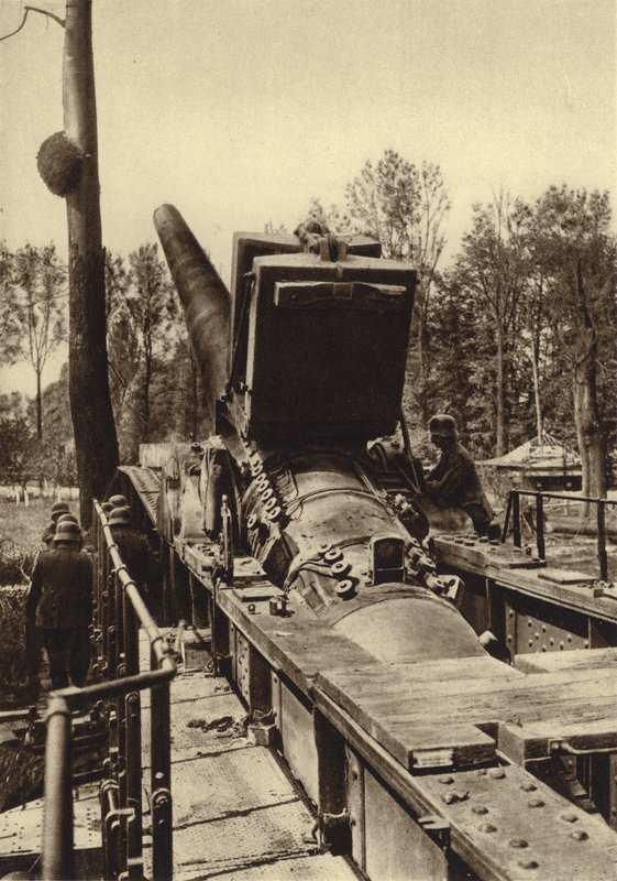 Tysk 380 mm jernbanekanon af den type, der blev brugt ved bombardementerne af Verdun og Dunkerque, Frankrig, Første Verdenskrig af Photographer German