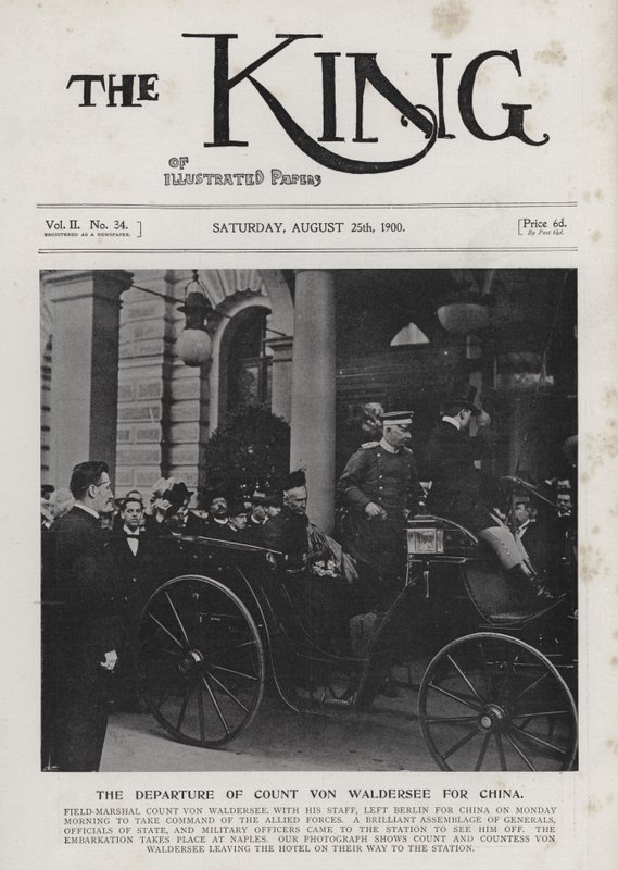 Den tyske feltmarskal Alfred von Waldersee tog afsted fra Berlin for at kommandere den internationale ekspeditionsstyrke mod bokserne i Kina, august 1900 (s/h foto) af Photographer German
