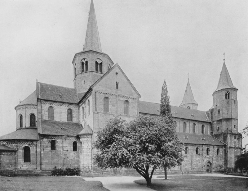 Godehardikirche (s/h foto) af Photographer German