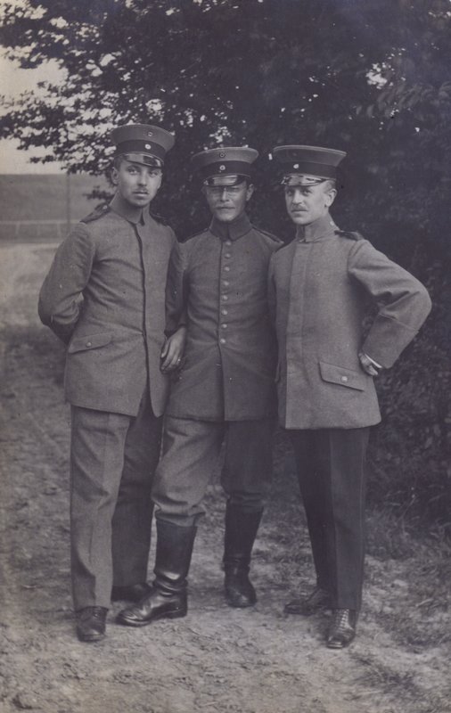 Gruppe på tre tyske hærsoldater (s/h foto) af Photographer German