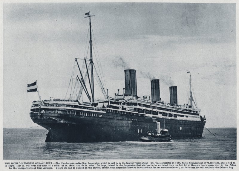 Imperator, oceanlinjefartøj bygget til den tyske Hamburg America Line i 1913, brugt af de allierede til at transportere amerikanske tropper tilbage til USA efter slutningen af Første Verdenskrig (s/h foto) af Photographer German