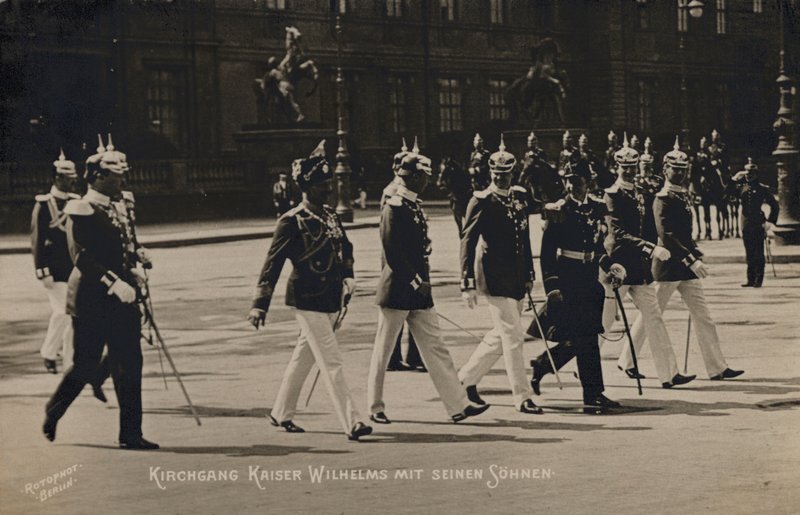 Kaiser Wilhelm II og hans sønner (s/h foto) af Photographer German