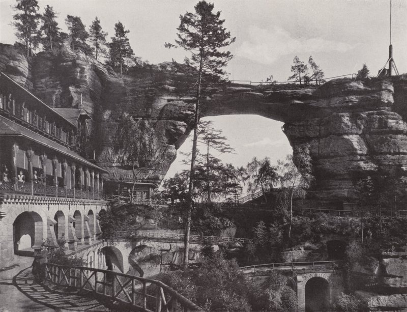 Prebischtor og Hotel (s/h-billede) af Photographer German