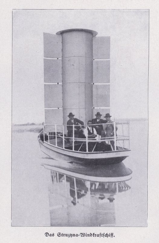 Struzyna, vinddrevet båd med en Flettner rotor (s/h foto) af Photographer German