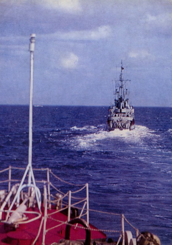 Sammen med den baltiske røde bannerflåde og den polske flåde folkeflåden for den nationale folkehær .... (farvefoto) af Photographer German