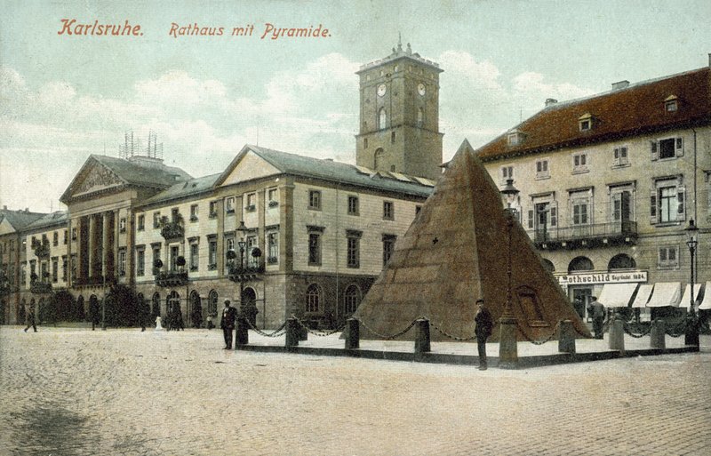 Rådhus og pyramide, Karlsruhe, Tyskland (farvefoto) af Photographer German