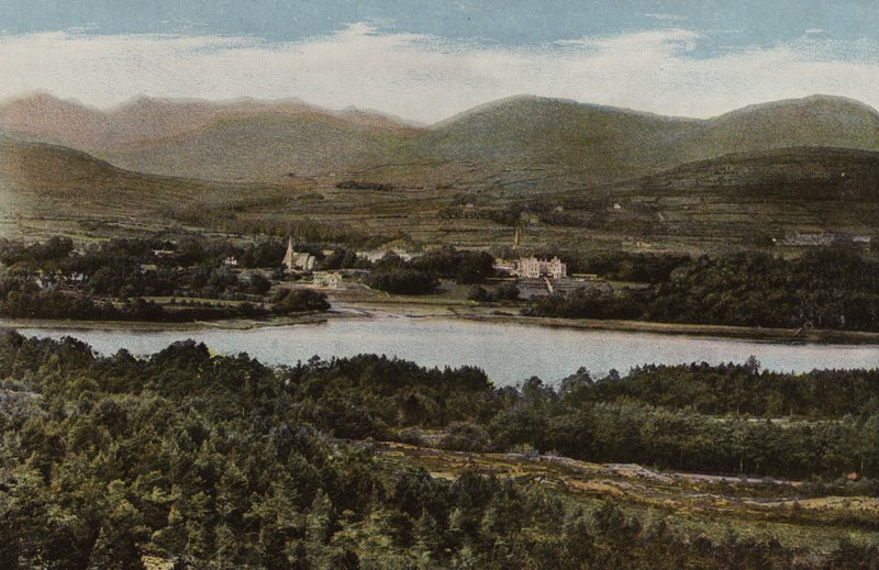 Sydirland: Kenmare, County Kerry (farvet foto) af Photographer Irish