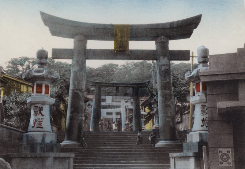 Japan, ca. 1912: Big Torii ved Suwa-helligdommen, Nagasaki (foto) af Photographer Japanese