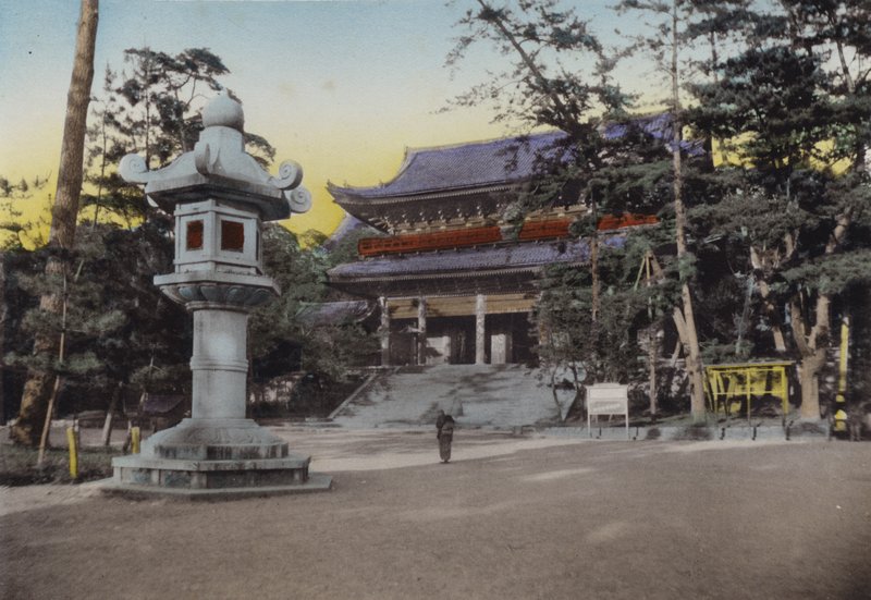 Japan, ca. 1912: Kinas buddhistiske tempel, en af de mest indflydelsesrige sekter i Japan (foto) af Photographer Japanese