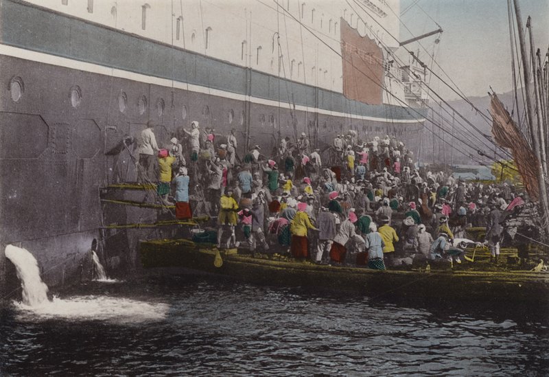 Japan, ca. 1912: Kuldannelse på skibet ved Nagasaki Havn (foto) af Photographer Japanese
