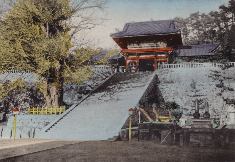 Japan, ca. 1912: Hachiman Temple, dedikeret til krigsguden grundlagt i slutningen af det 12. århundrede, Kamakura (foto) af Photographer Japanese