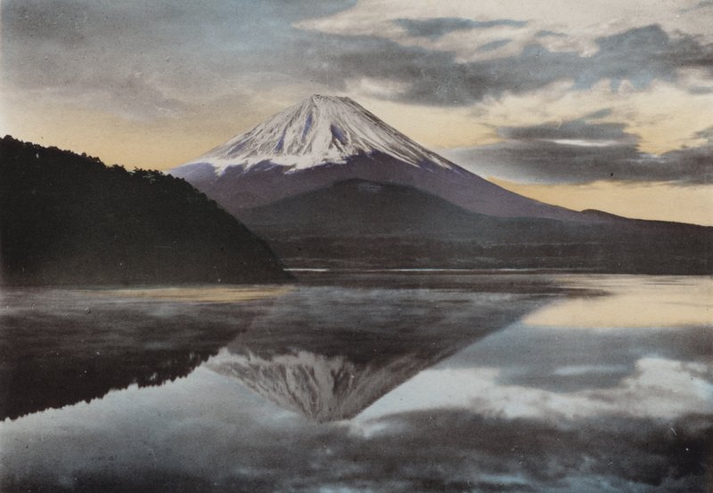 Japan, ca. 1912: Mount Fuji fra Lake Shoji (foto) af Photographer Japanese
