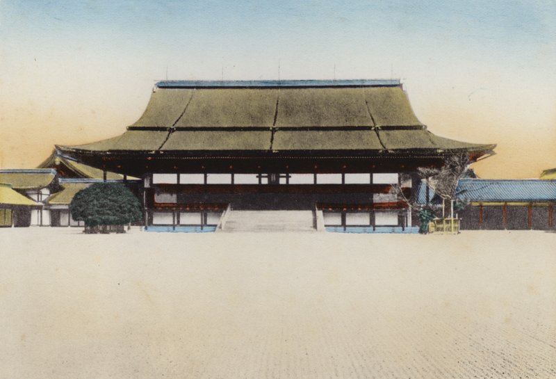 Japan, ca. 1912: Shishinden Hall i Kyoto-paladset, blev brugt til nytårspublikum og andre store ceremonier; Indsættelsen af den nuværende kejser blev afholdt her i 1868, Kyoto (foto) af Photographer Japanese