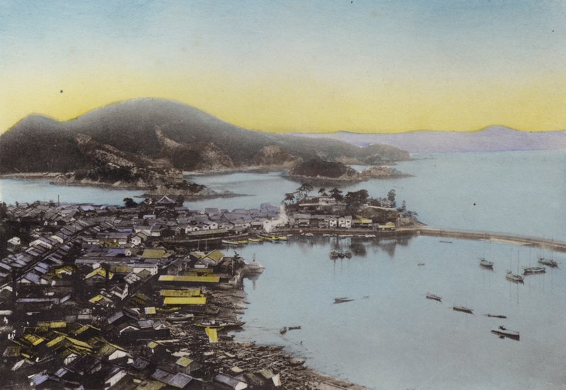 Japan, ca. 1912: Tomo i Bingoprovinsen i det indre hav; En lille havn berømt for sin skønhed (foto) af Photographer Japanese