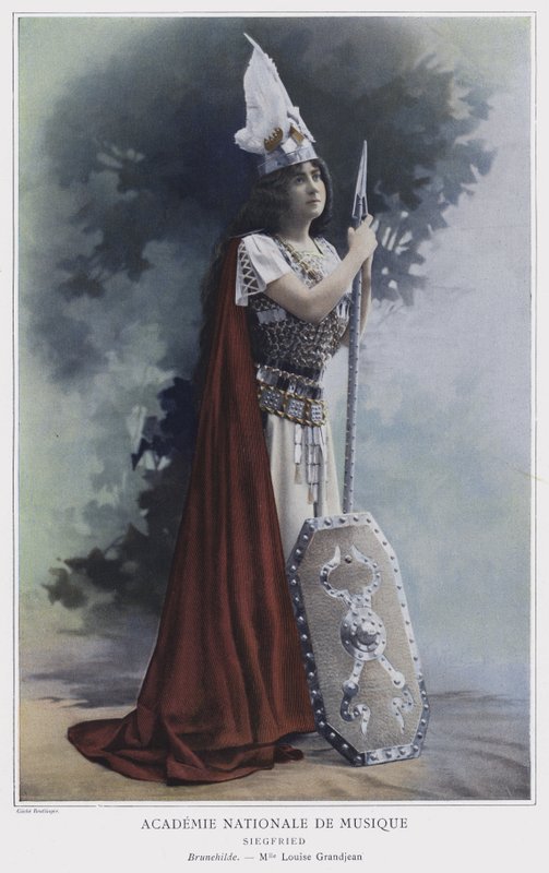 Louise Grandjean som Brunnhilde i Siegfried (farvet foto) af Reutlinger Studio