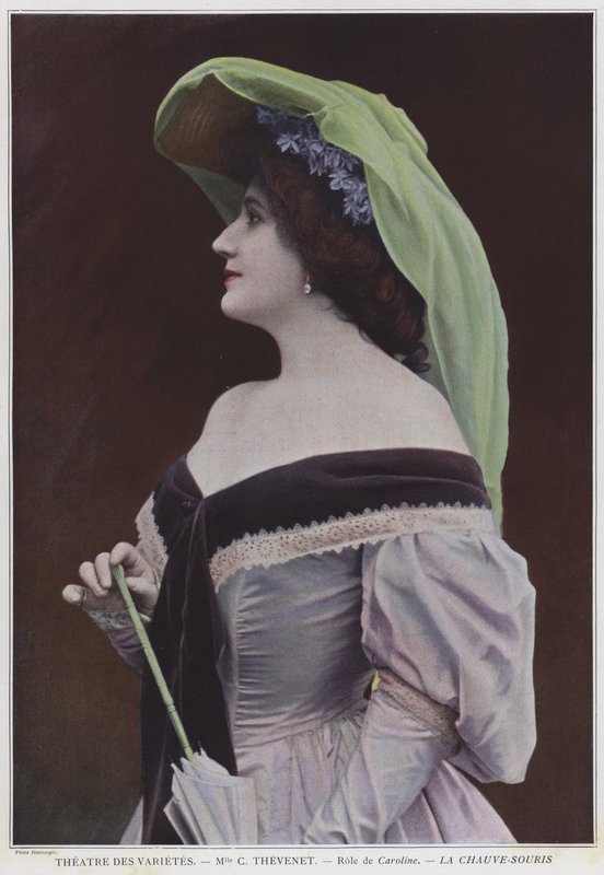 Mademoiselle Thevenet som Caroline i La Chauve-Souris (farvet foto) af Reutlinger Studio