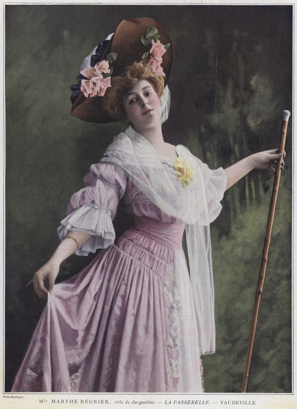 Marthe Regnier som Jacqueline i La Passerelle (farvet foto) af Reutlinger Studio