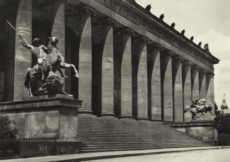 Berlin: Altes Museum; Det Gamle Museum (s/h foto) af Sasha Stone