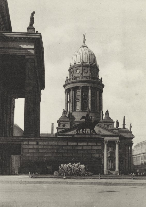 Berlin: Gendarmenmarkt (s/h foto) af Sasha Stone